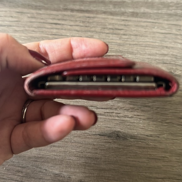 Authentic Louis Vuitton Bordeaux Epi Leather Key Holder - Picture 10 of 10